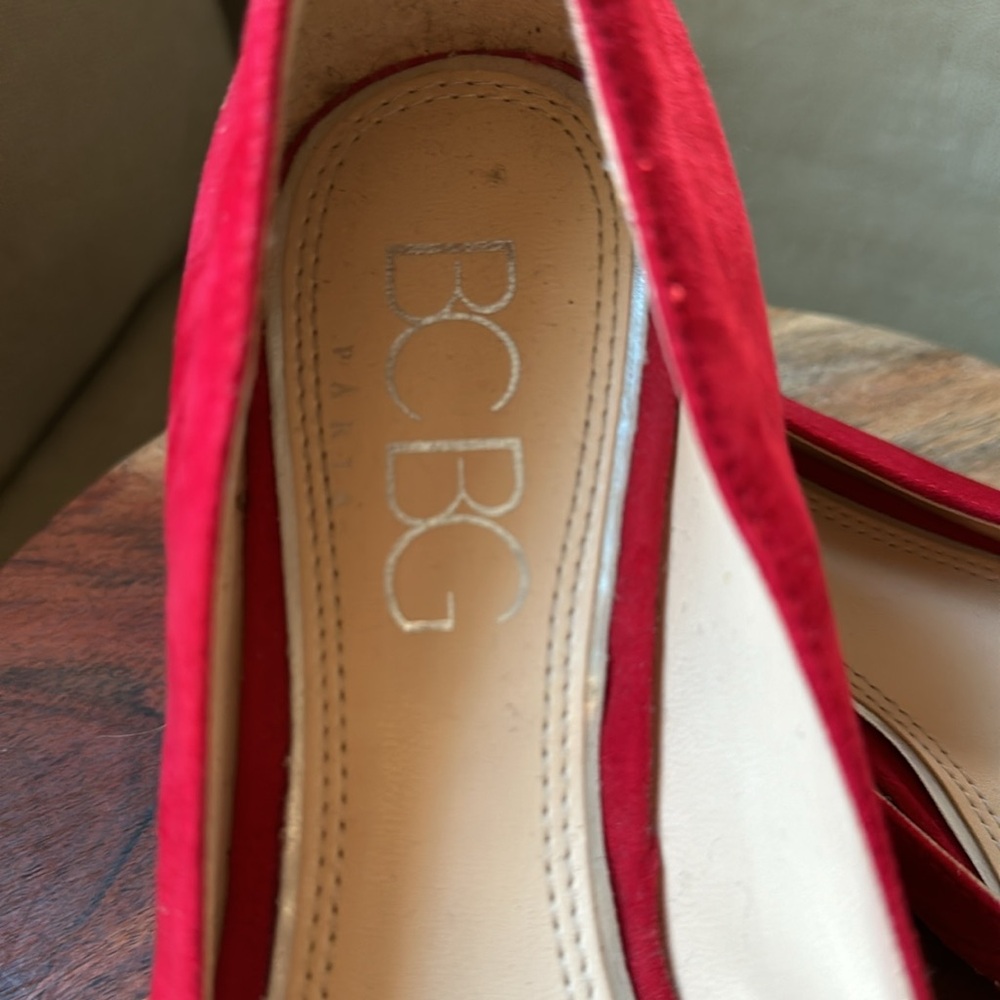 ❤️Red BCBG Paris ballet flats with rhinestones - Picture 2 of 7